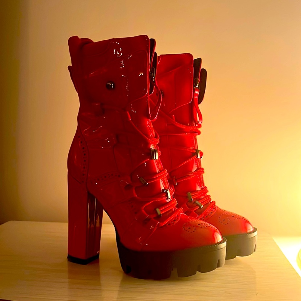 Red Azalea Wang Boots